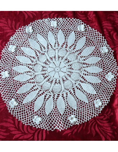  CENTRO REALIZZATO A MANO AD UNCINETTO diam.46 cm