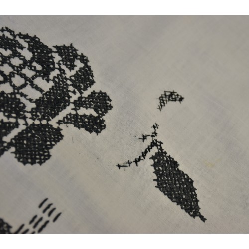 ANTICA TOVAGLIA  RICAMATA A MANO 145x110 cm 2