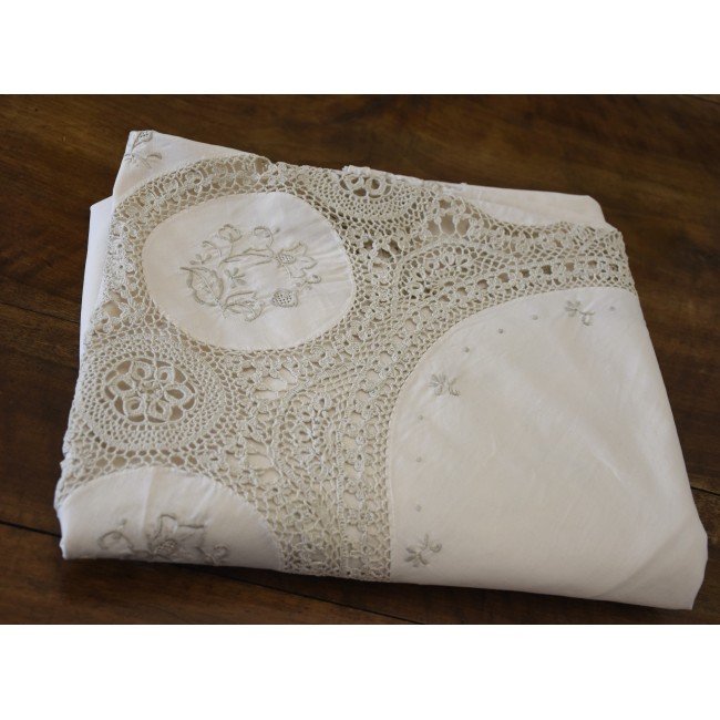 TOVAGLIA / COPRITAVOLO REALIZZATO MANO AD...