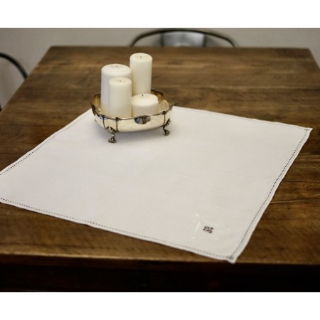 TOVAGLIETTA  RICAMATA A MANO 58x58 cm