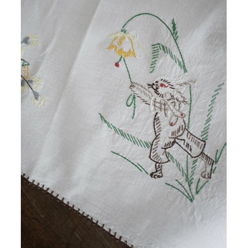 TOVAGLIETTA PASQUALE RICAMATA A MANO 74x74 cm 2