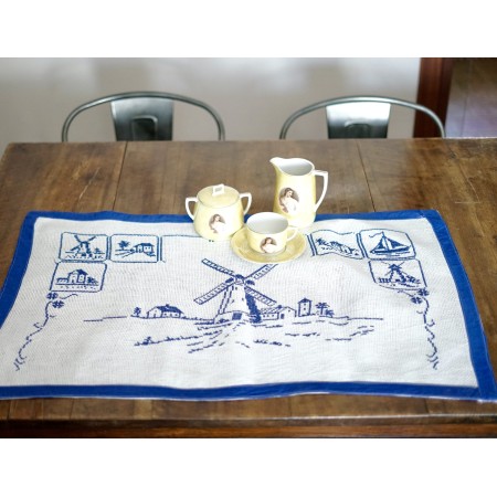 ANTICO CENTRO RICAMATO A MANO 89x58cm