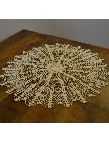 TOVAGLIETTA  REALIZZATA A MANO AD UNCINETTO diam.55