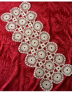  CENTRO REALIZZATO A MANO AD UNCINETTO 75x27cm