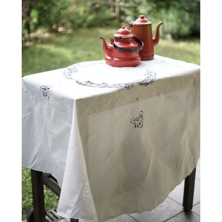 TOVAGLIA CON PIZZO A TOMBOLO E RICAMI  diam. 160 cm