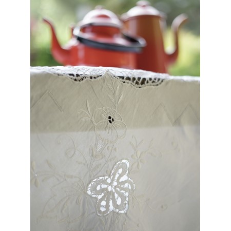 TOVAGLIA CON PIZZO A TOMBOLO E RICAMI  diam. 160 cm