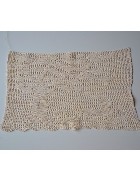 TENDINA REALIZZATA AD UNCINETTO 53x33cm