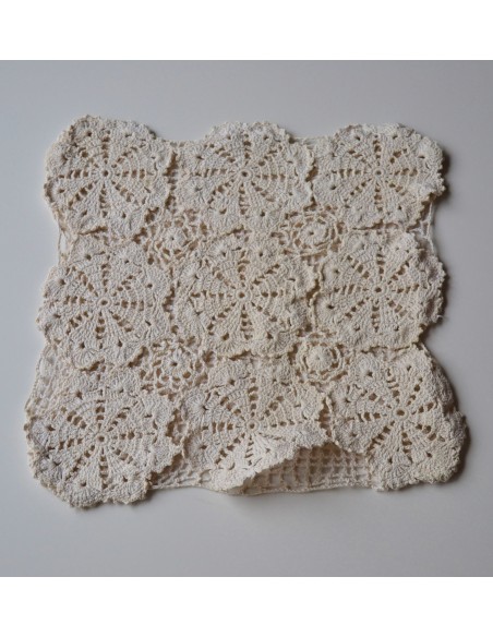 COPRICUSCINO REALIZZATO AD UNCINETTO