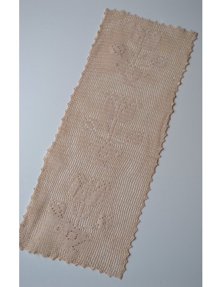  CENTRO REALIZZATO A MANO AD UNCINETTO 83x33 cm
