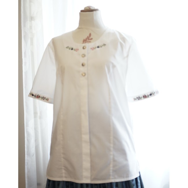 CAMICIA CON PIZZO STILE TIROLESE  TG. 46 it.