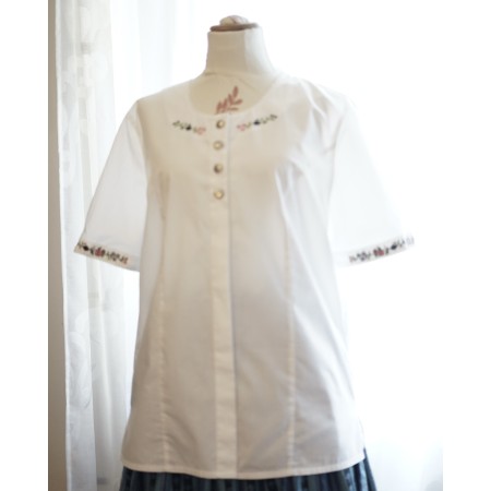 CAMICIA CON PIZZO STILE TIROLESE  TG. 46 it.