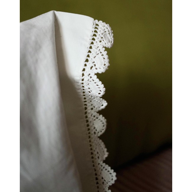 ANTICA FEDERA RIFINITA AD UNCINETTO 77x48cm