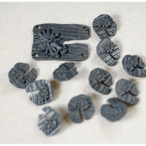 SET 11 BOTTONI + 1 APPLICAZIONE  STILE TIROLESE 2