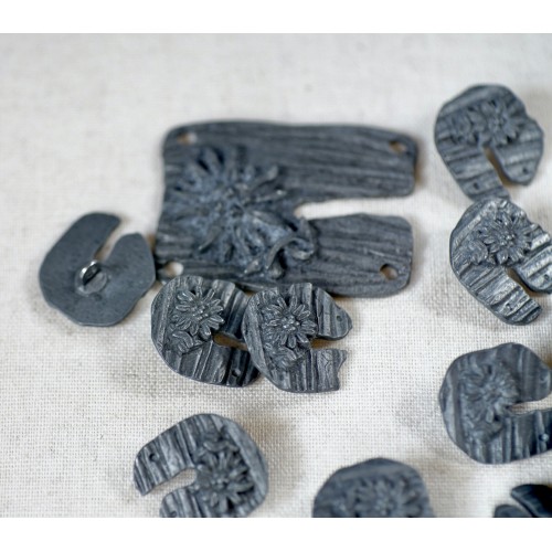 SET 11 BOTTONI + 1 APPLICAZIONE  STILE TIROLESE