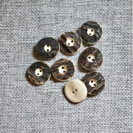 SET 8  BOTTONI STILE TIROLESE 2,2 cm  in OSSO