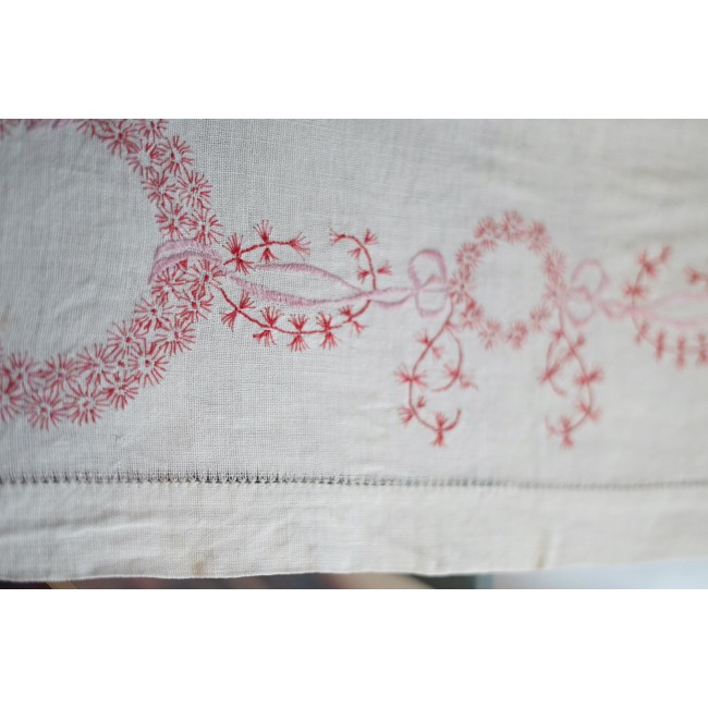 TOVAGLIETTA LIBERTY RICAMATA A MANO 60x60 cm