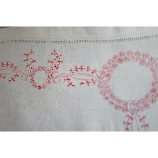 TOVAGLIETTA LIBERTY RICAMATA A MANO 60x60 cm