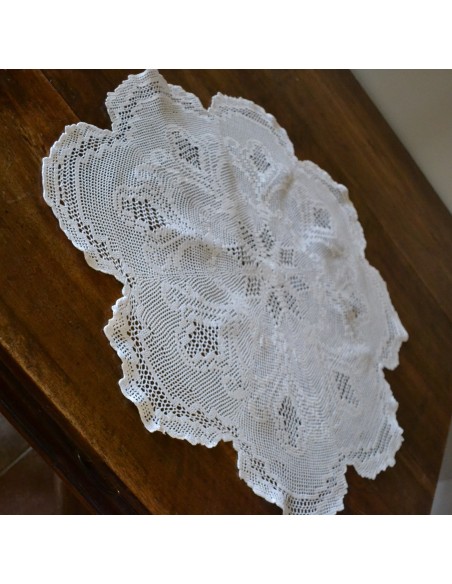 TOVAGLIETTA  REALIZZATA A MANO AD UNCINETTO diam.75