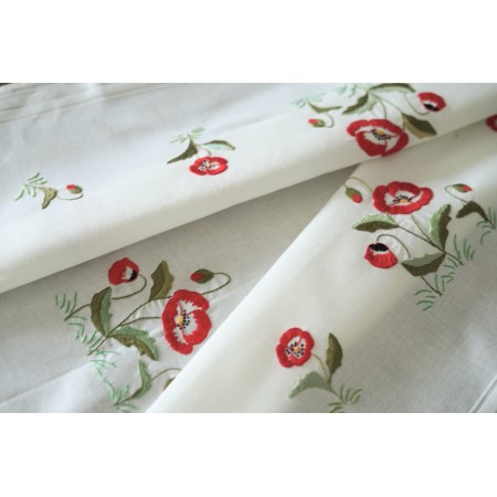 TOVAGLIETTA  RICAMATA A MANO 77x77 cm "Papaveri"