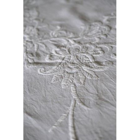 ANTICA TOVAGLIA  RICAMATA A MANO CON TOMBOLO 160x120 cm