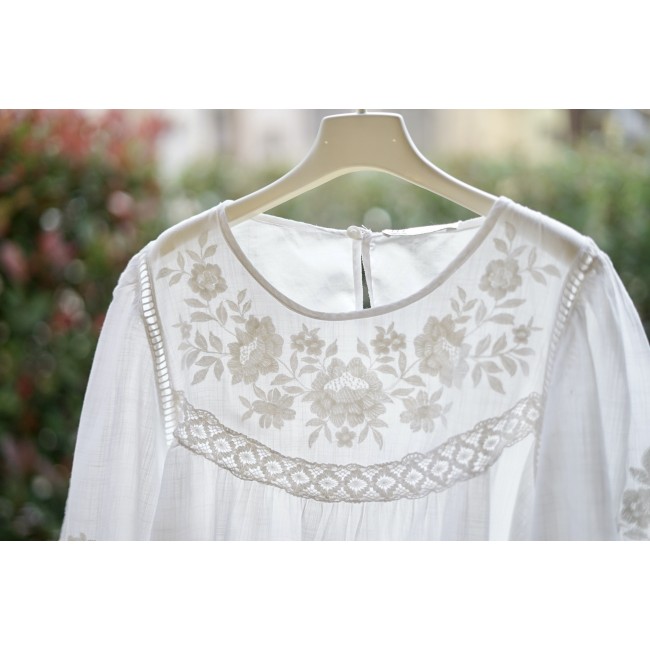 CAMICIA  STILE TIROLESE RICAMATA TG. S it. ZARA