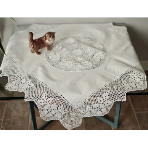 TOVAGLIETTA REALIZZATA A MANO UNCINETTO  85x85 cm ca.