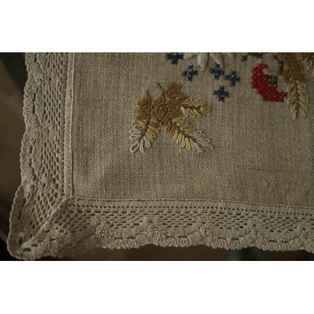 CENTRO RICAMATO A MANO 114x51 cm "Fiori"