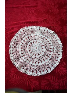  CENTRO REALIZZATO A MANO AD UNCINETTO  diam.48cm