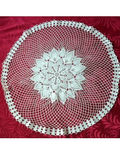  CENTRO REALIZZATO A MANO AD UNCINETTO  diam.60cm