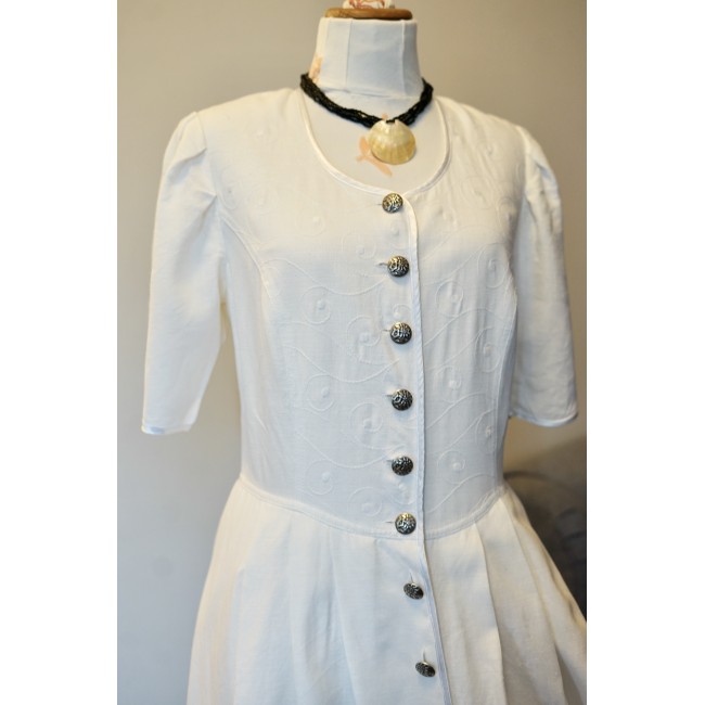 ABITO NERO STILE TIROLESE  tg. 50 it. circa...