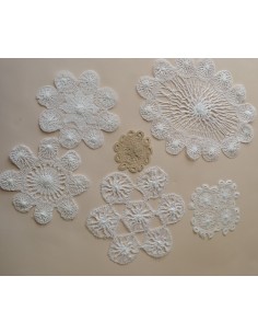 SET 6 CENTRI REALIZZATI A MANO "merletto di Teneriffe "