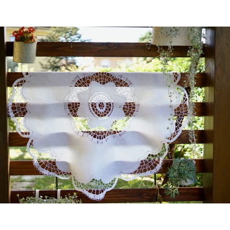 TOVAGLIETTA ANTICA CON PIZZO A TOMBOLO diam. 120 cm