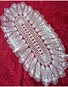  CENTRO CREMA REALIZZATO A MANO AD UNCINETTO 56x26 cm 2