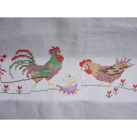 TOVAGLIETTA  RICAMATA A MANO 77x77 cm