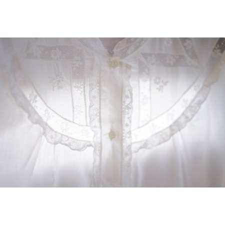 ANTICA  CAMICIA DA NOTTE CON MERLETTO