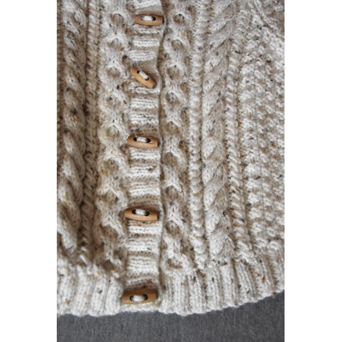 GOLFINO BEIGE BAMBINA REALIZZATO A MANO 2
