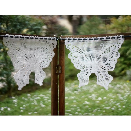 COPPIA TENDE  REALIZZATE UNCINETTO 33x27 cm Farfalle