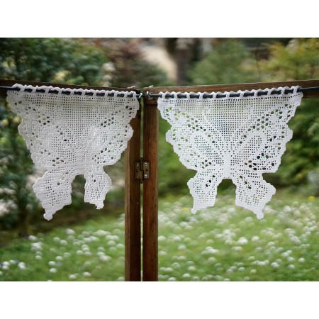 COPPIA TENDE  REALIZZATE UNCINETTO 33x27 cm Farfalle