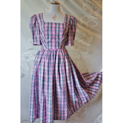 ABITO VINTAGE IN STILE TIROLESE tg. 40 it.