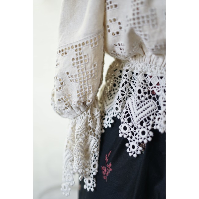 CAMICIA CON PIZZO STILE TIROLESE  tg 44 it....