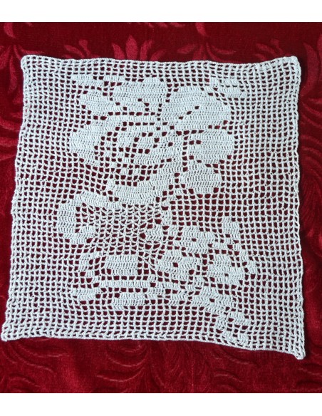  CENTRO REALIZZATO A MANO AD UNCINETTO 29x29 cm