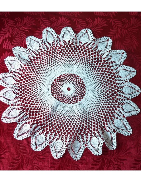 TOVAGLIETTA REALIZZATA AD UNCINETTO diam.75