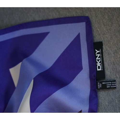 PICCOLO FOULARD  SETA 100%  58x58cm DKNY 2