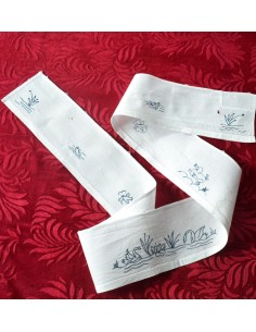 ANTICA STRISCIA DA MENSOLA  RICAMATA A MANO