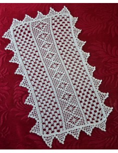  CENTRO REALIZZATO A MANO AD UNCINETTO 49x27 cm
