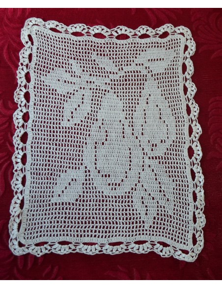  CENTRO REALIZZATO A MANO AD UNCINETTO 38x30 cm