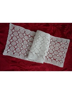 CENTRO REALIZZATO A MANO AD UNCINETTO 100x30 cm