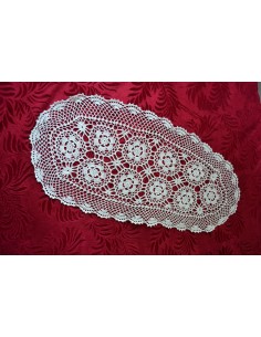 CENTRO REALIZZATO A MANO AD UNCINETTO 75x35 cm