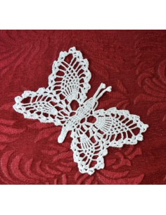 CENTRINO FARFALLA REALIZZATO A MANO AD UNCINETTO 13x16 cm