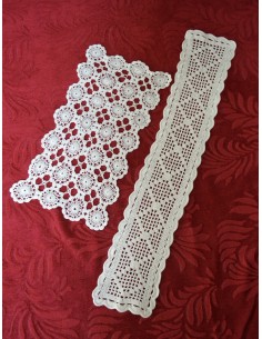 DUE CENTRI REALIZZATI A MANO AD UNCINETTO 